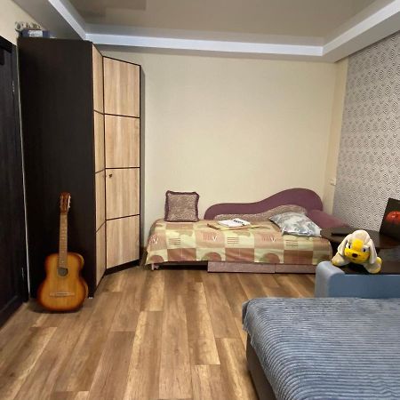 Apartment 30 M2 On Sergei Esenin 11 Jarkov Exterior foto