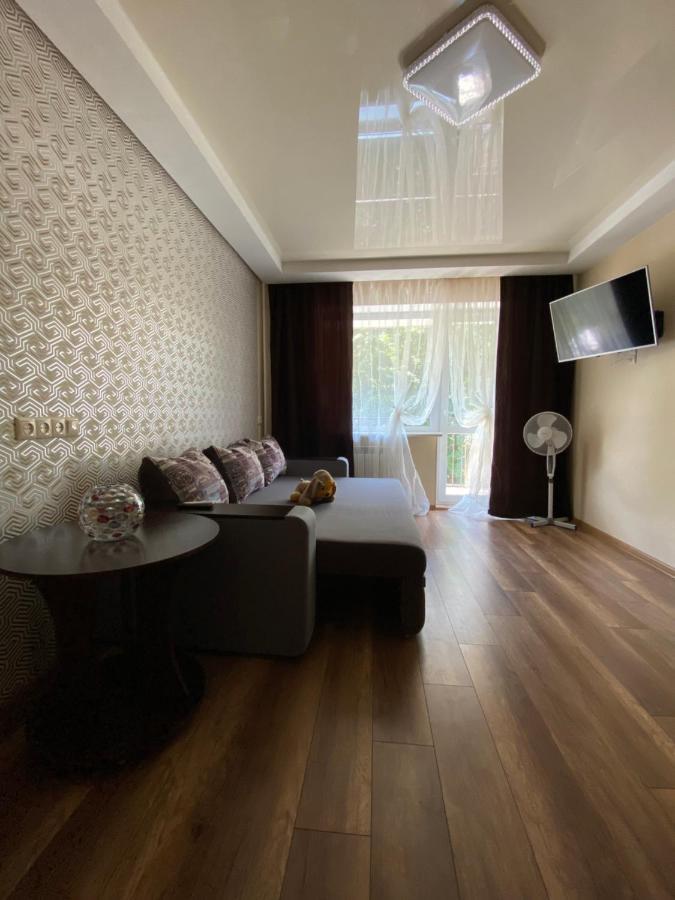 Apartment 30 M2 On Sergei Esenin 11 Jarkov Exterior foto