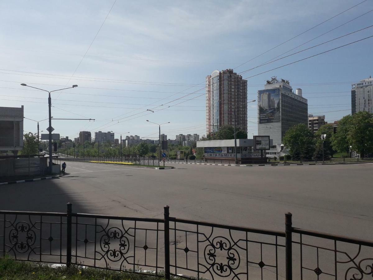 Apartment 30 M2 On Sergei Esenin 11 Jarkov Exterior foto
